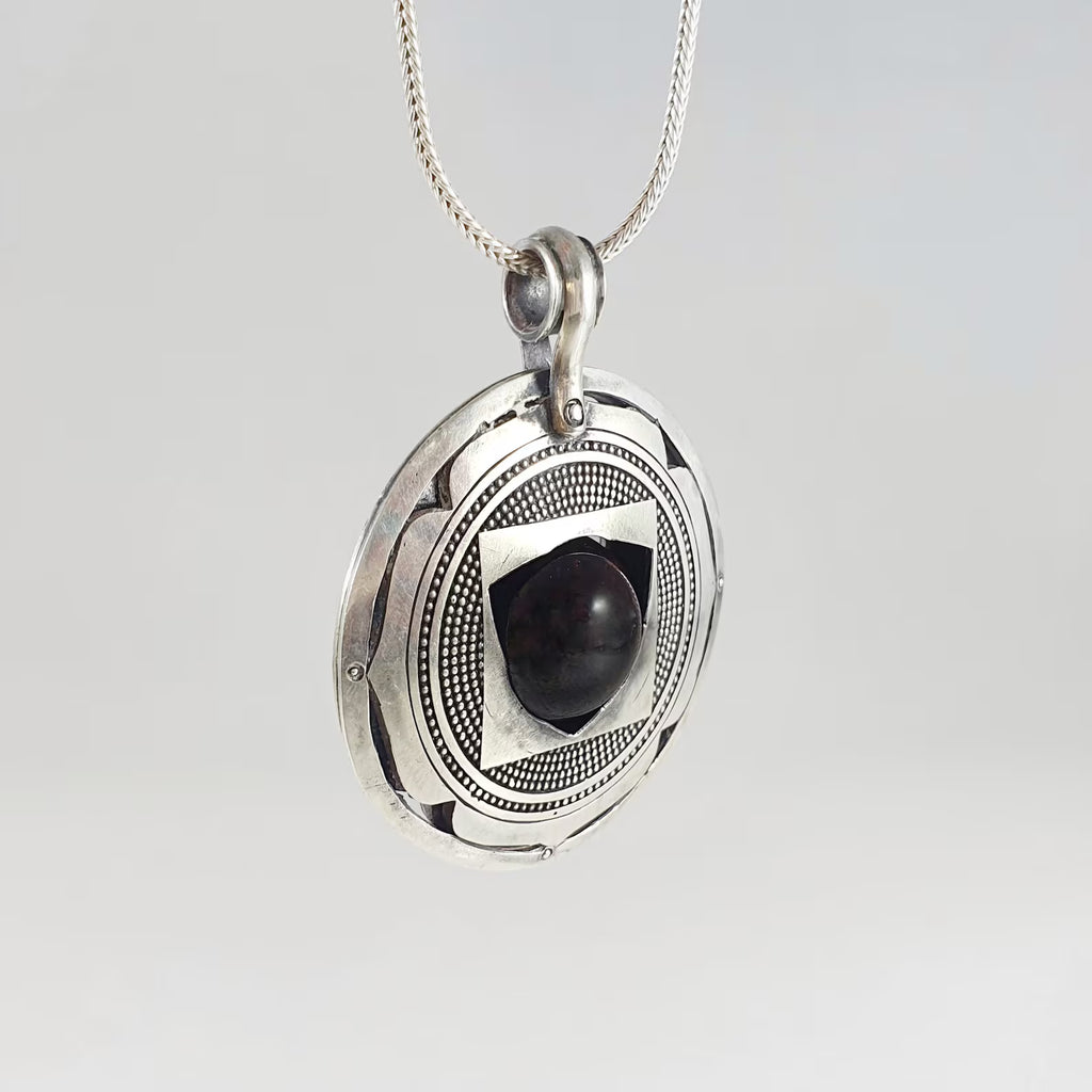 Root Chakra Pendant Garnet image 0